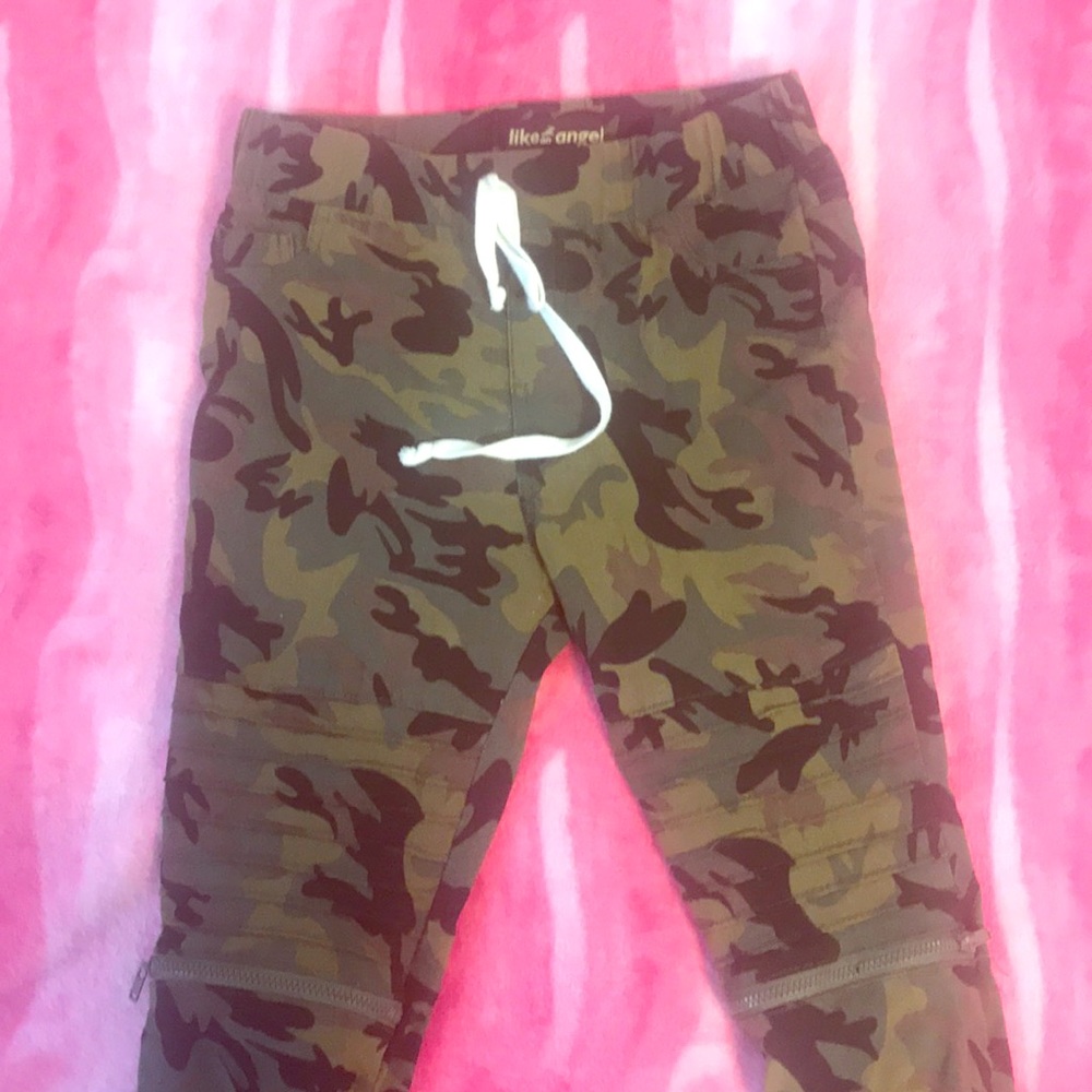 Camo girls pants